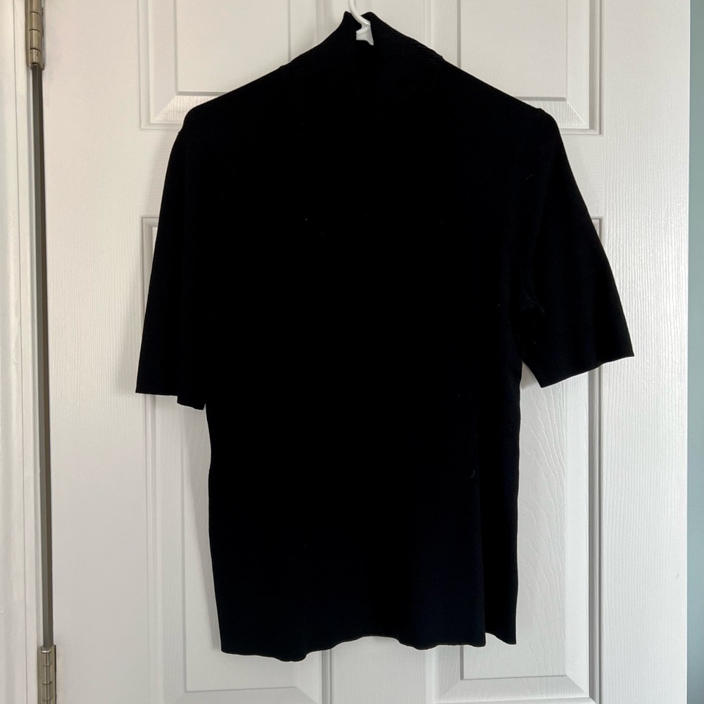 Anne Klein short sleeve sweater. Size M